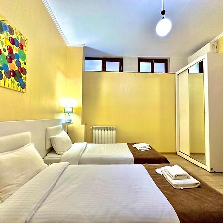 Hotel Four Brothers Тбилиси Экстерьер фото