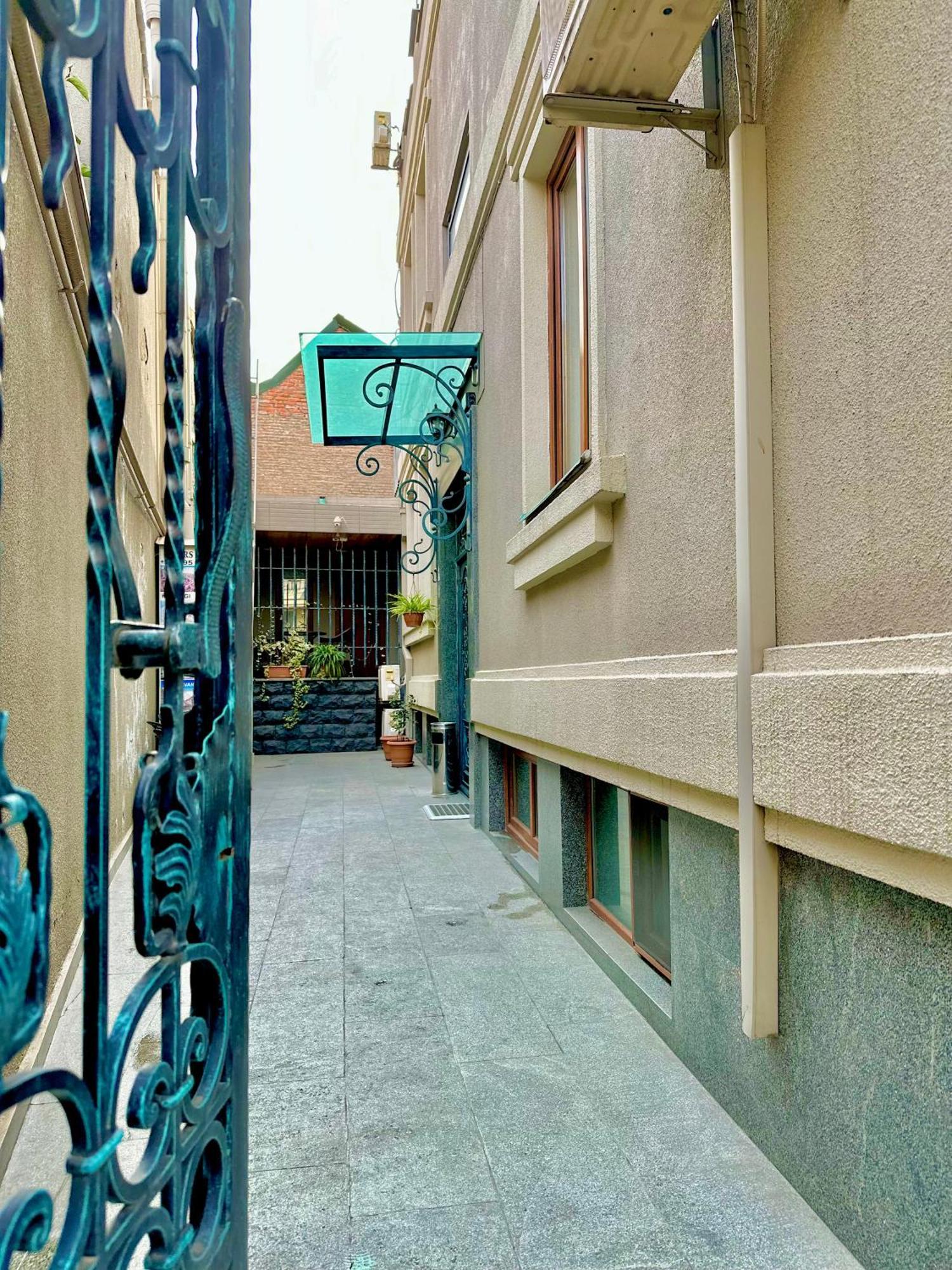 Hotel Four Brothers Тбилиси Экстерьер фото