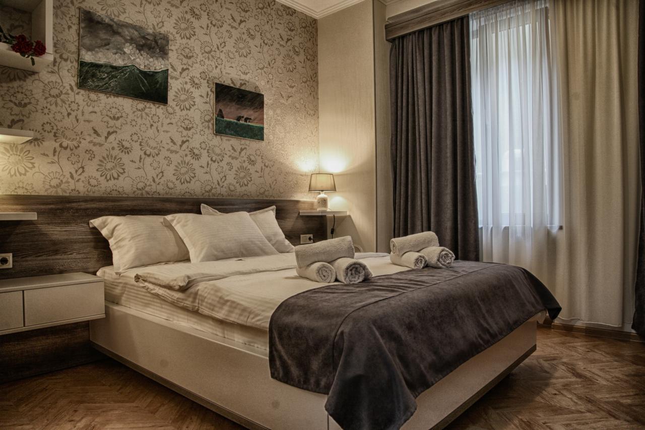 Hotel Four Brothers Тбилиси Экстерьер фото