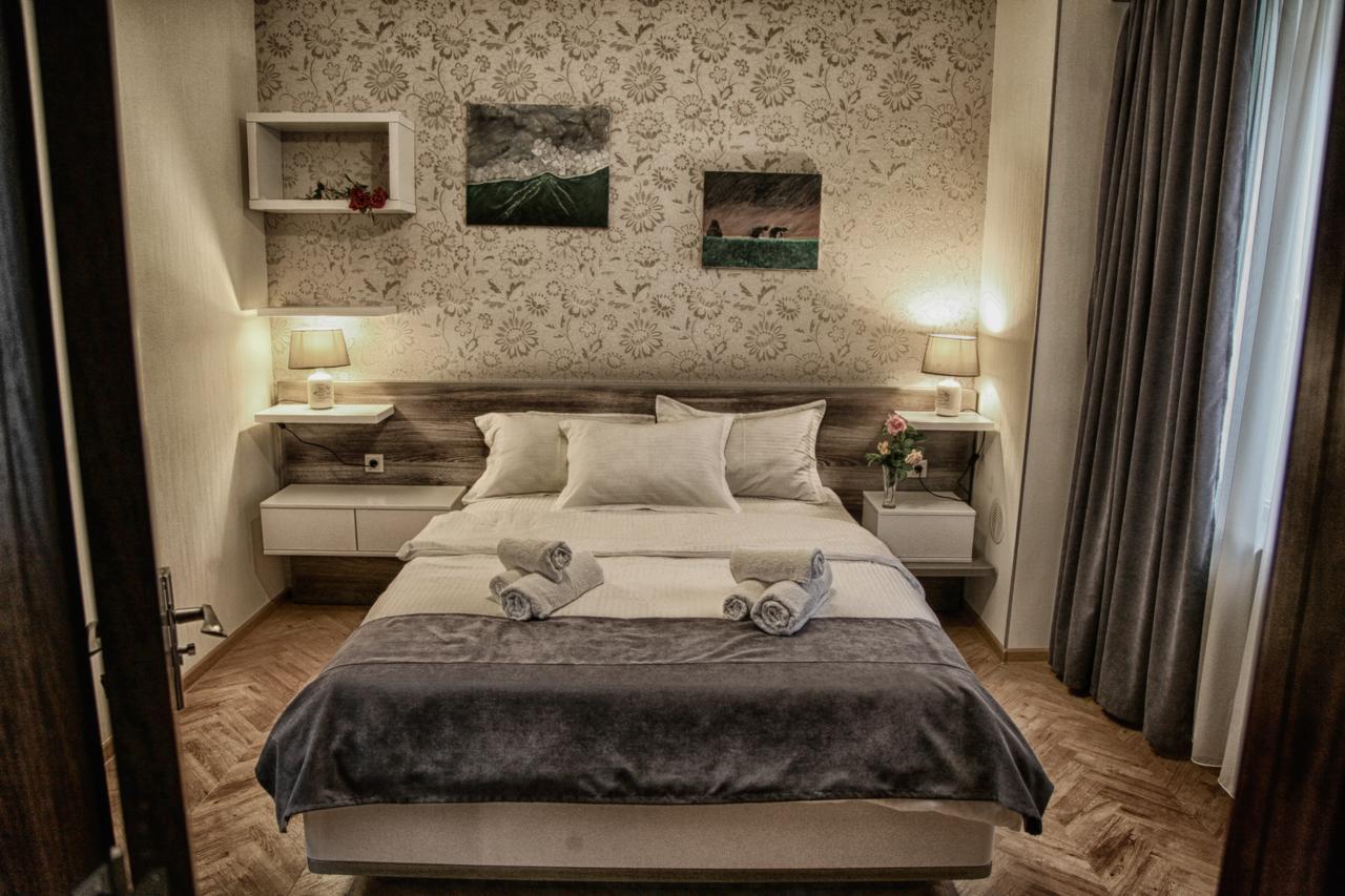 Hotel Four Brothers Тбилиси Экстерьер фото
