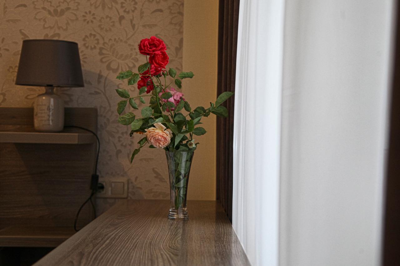 Hotel Four Brothers Тбилиси Экстерьер фото