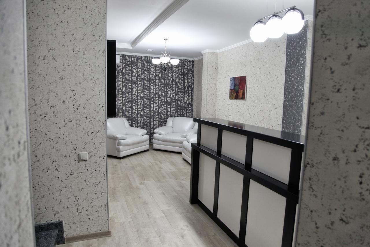 Hotel Four Brothers Тбилиси Экстерьер фото