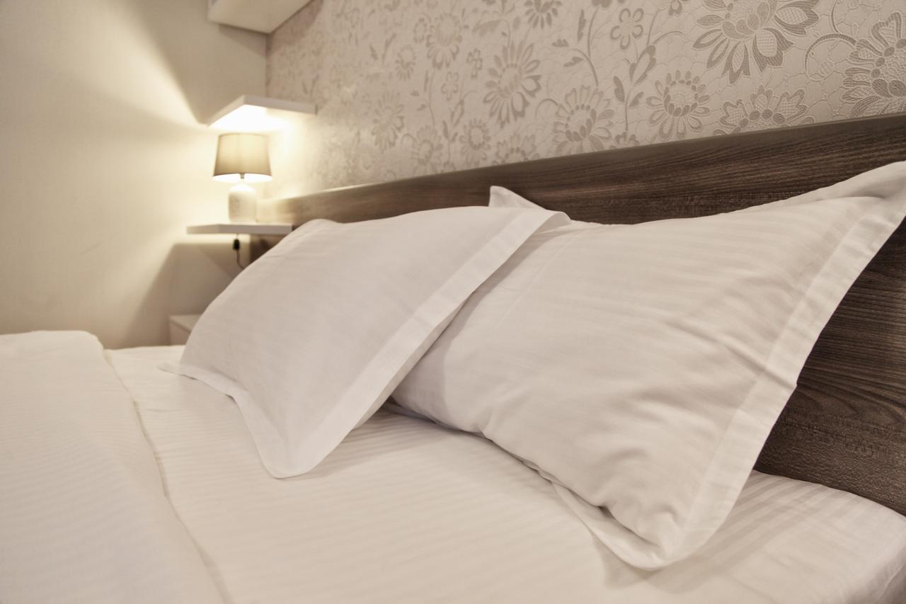 Hotel Four Brothers Тбилиси Экстерьер фото