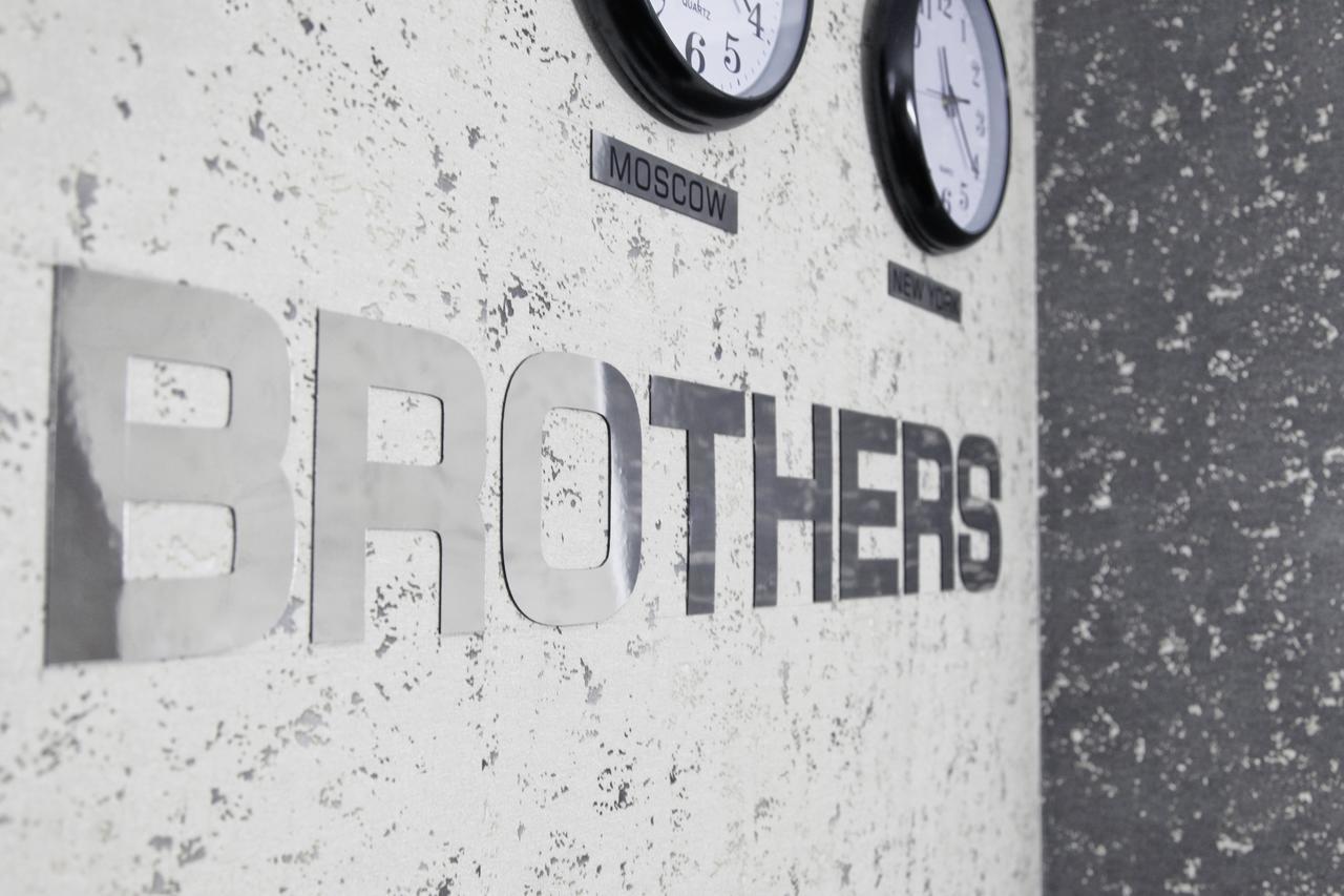 Hotel Four Brothers Тбилиси Экстерьер фото