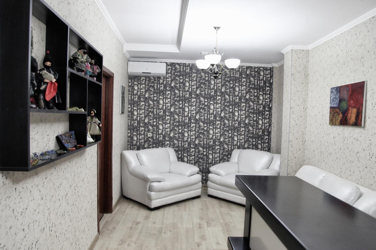 Hotel Four Brothers Тбилиси Экстерьер фото
